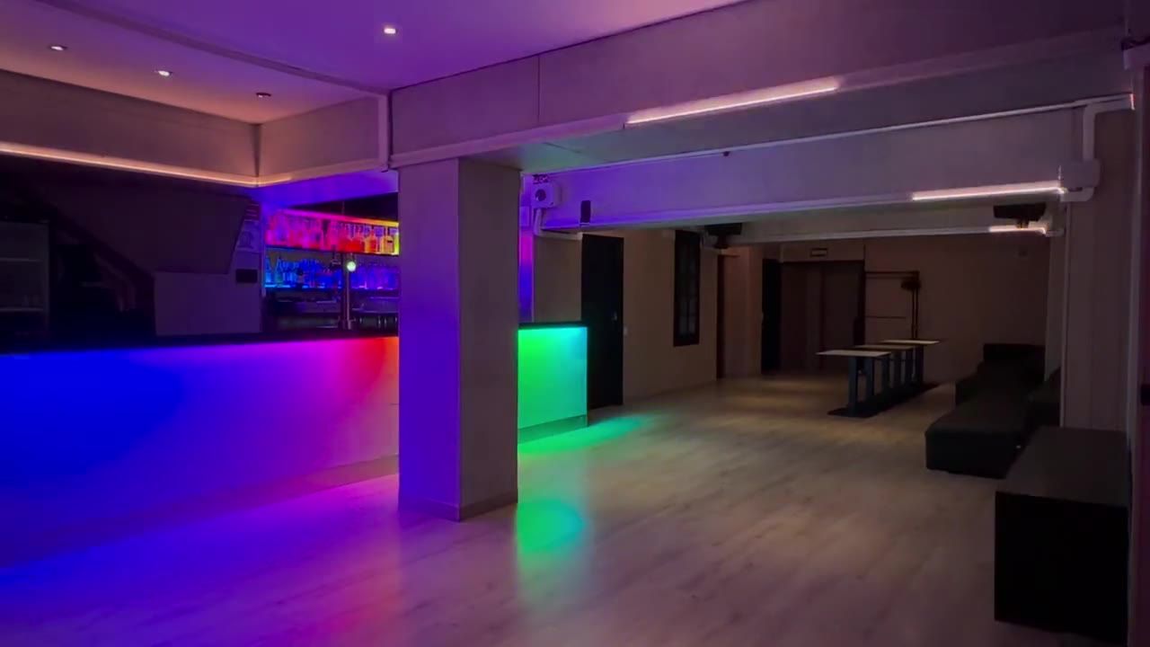 Sala Fontana con iluminación LED: ambiente multicolor