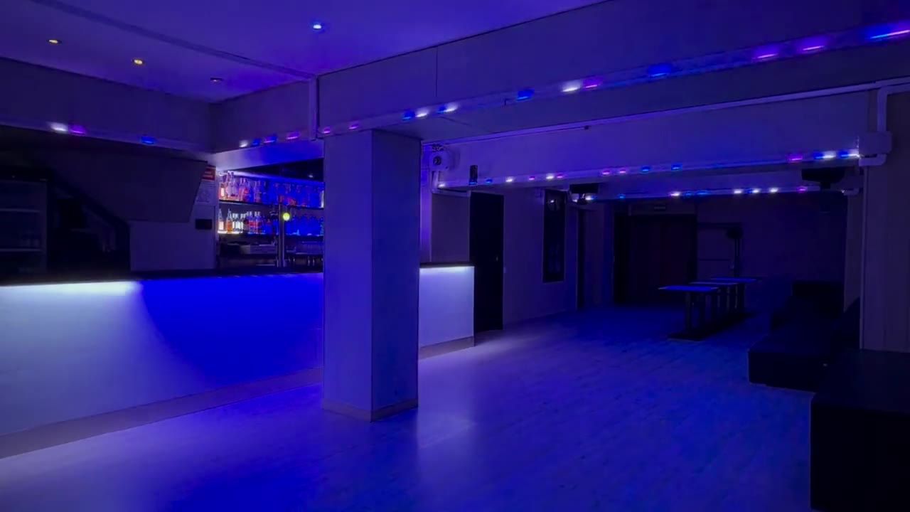 Sala Fontana con iluminación LED: ambiente azul
